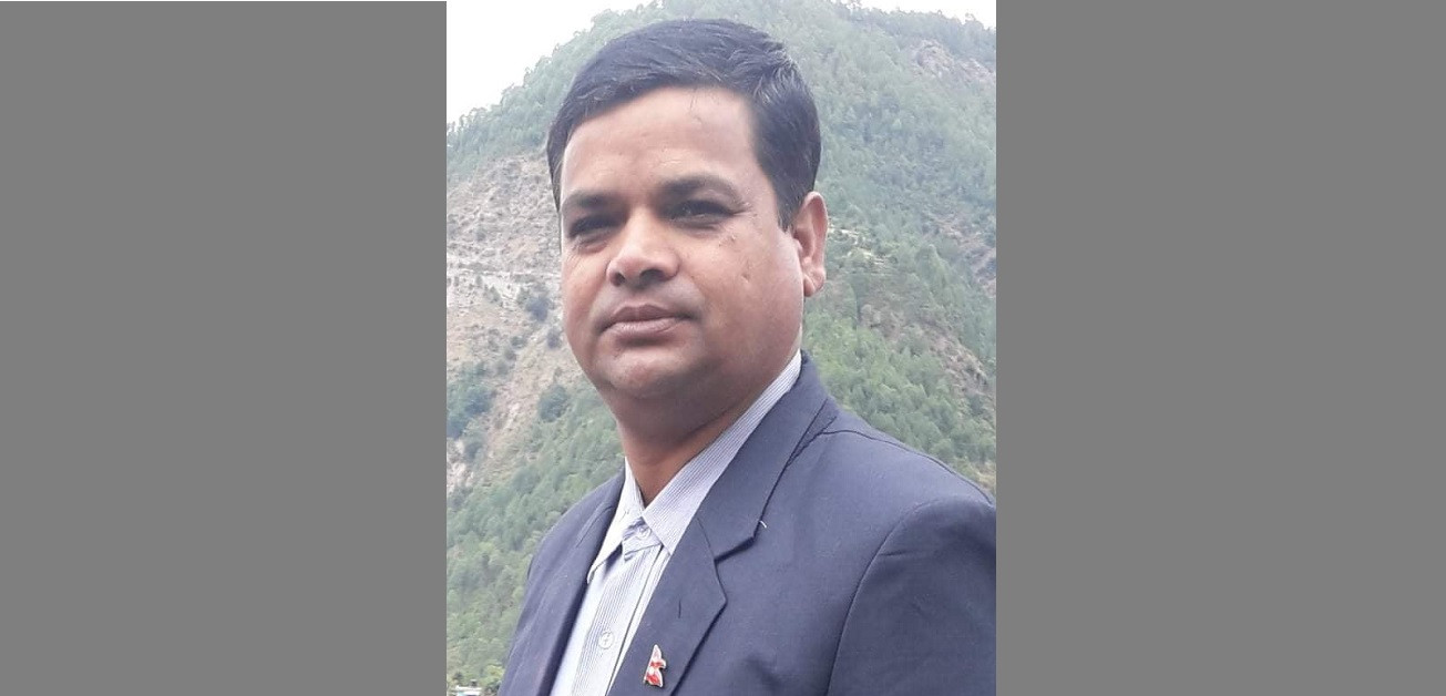 महेश न्यौपाने