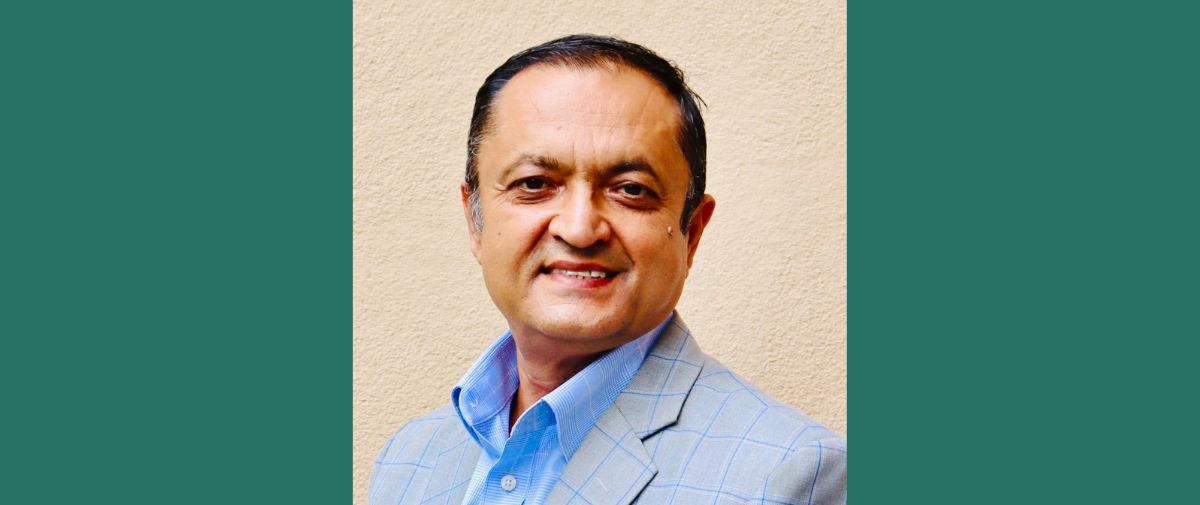 रमेश अधिकारी