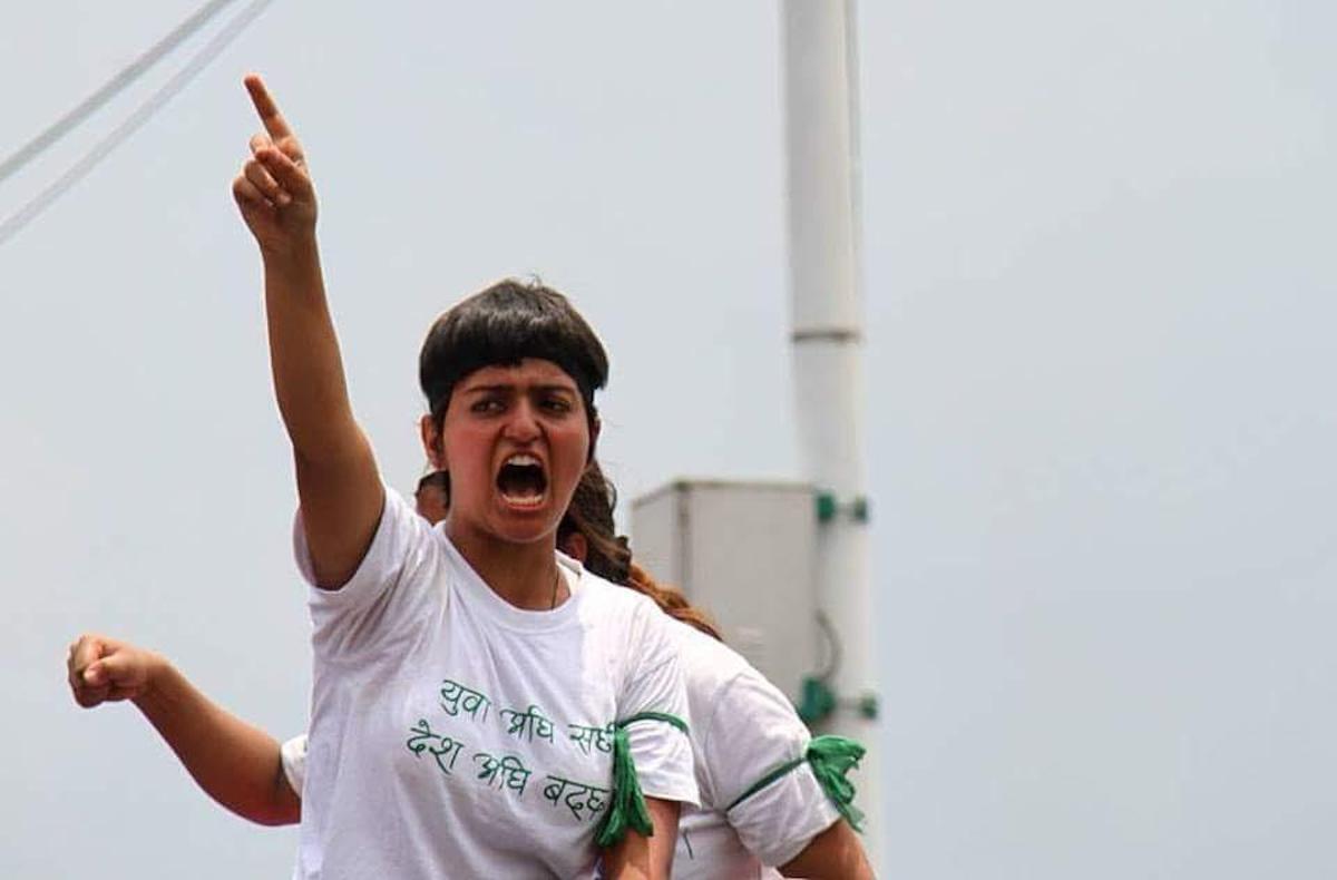 आधा रातसम्म विवेकशीलका पुराना दस्तावेज पल्टाउँदै बसिन् रञ्जु दर्शना