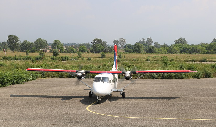 फाइल तस्वीरः टरिगाउँ एयरपोर्टमा वायुसेवा निगमको जहाजले उडान परीक्षण गर्दै