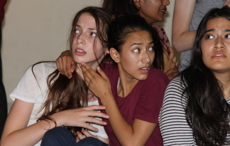 नाटकको दृश्य।