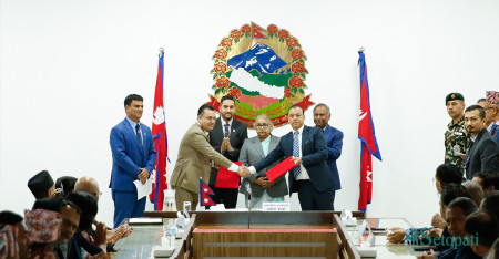 प्रधानमन्त्रीको रोहबरमा एनआरएनएको दुई समूहबीच एकता घोषणा (भिडिओ)