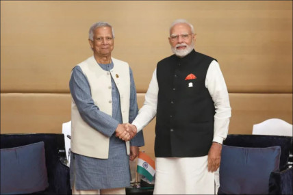 मोहम्मद युनुस र नरेन्द्र मोदी।