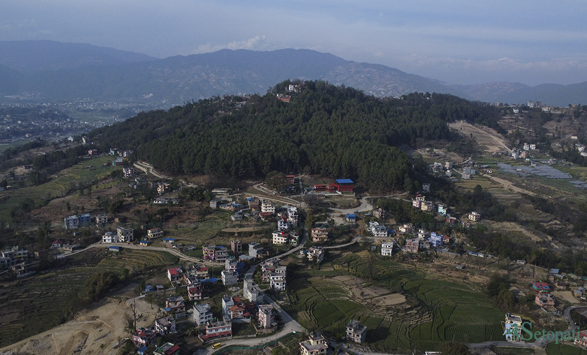 भक्तपुर सल्लाघारीबाट चार किलोमिटर दुरीमा रहेको न्यौपाने गाउँ। तस्बिर: नवीनबाबु गुरूङ/सेतोपाटी