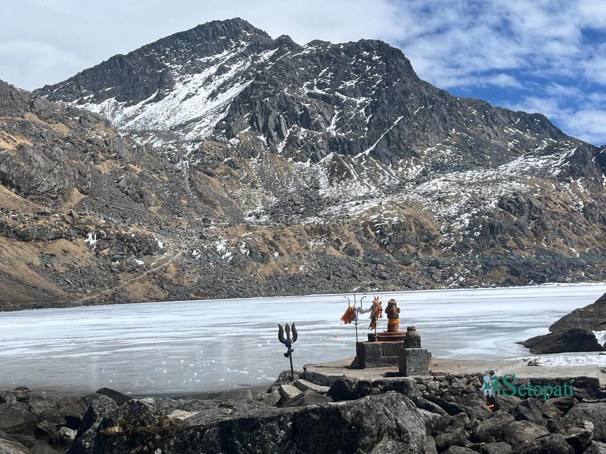 जाडोयामको गोसाइँकुण्ड। तस्बिरः सुरेन्द्र फुयाल