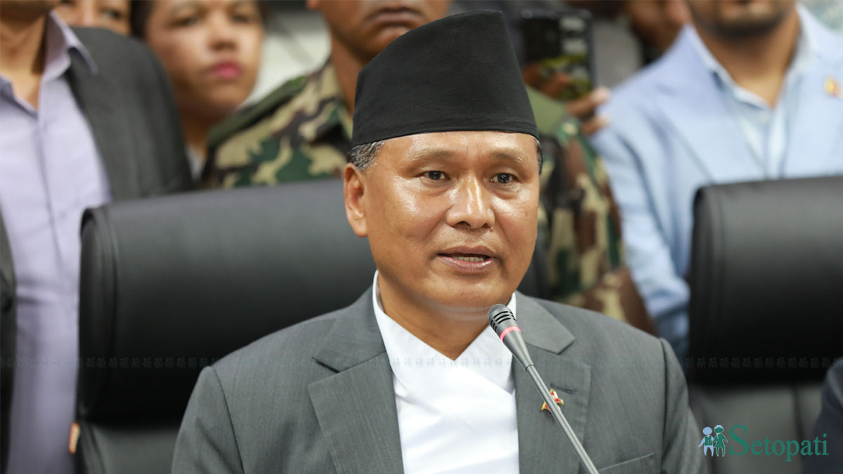 ऊर्जा, भौतिक र सहरी विकासमन्त्री कुलमान घिसिङ। फाइल तस्बिर।