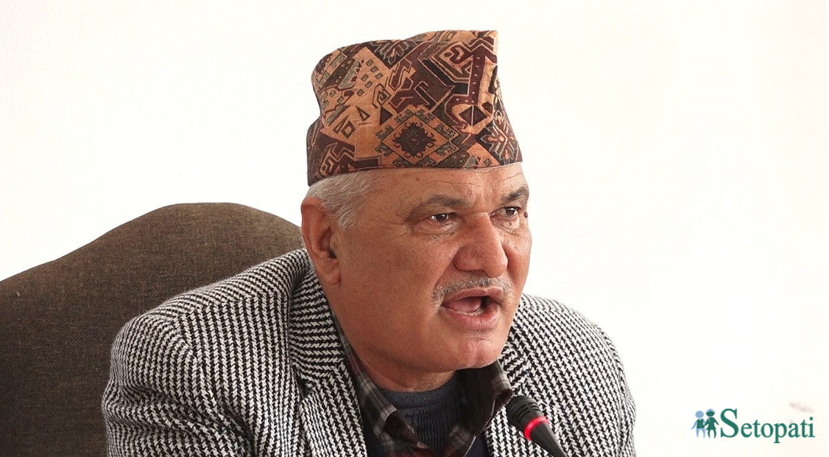 शिक्षा, स्वास्थ्य तथा सूचना प्रविधि समितिका सभापति एवम् एकीकृत समाजवादी पार्टीका सांसद भानुभक्त जोशी। तस्बिर: सेतोपाटी