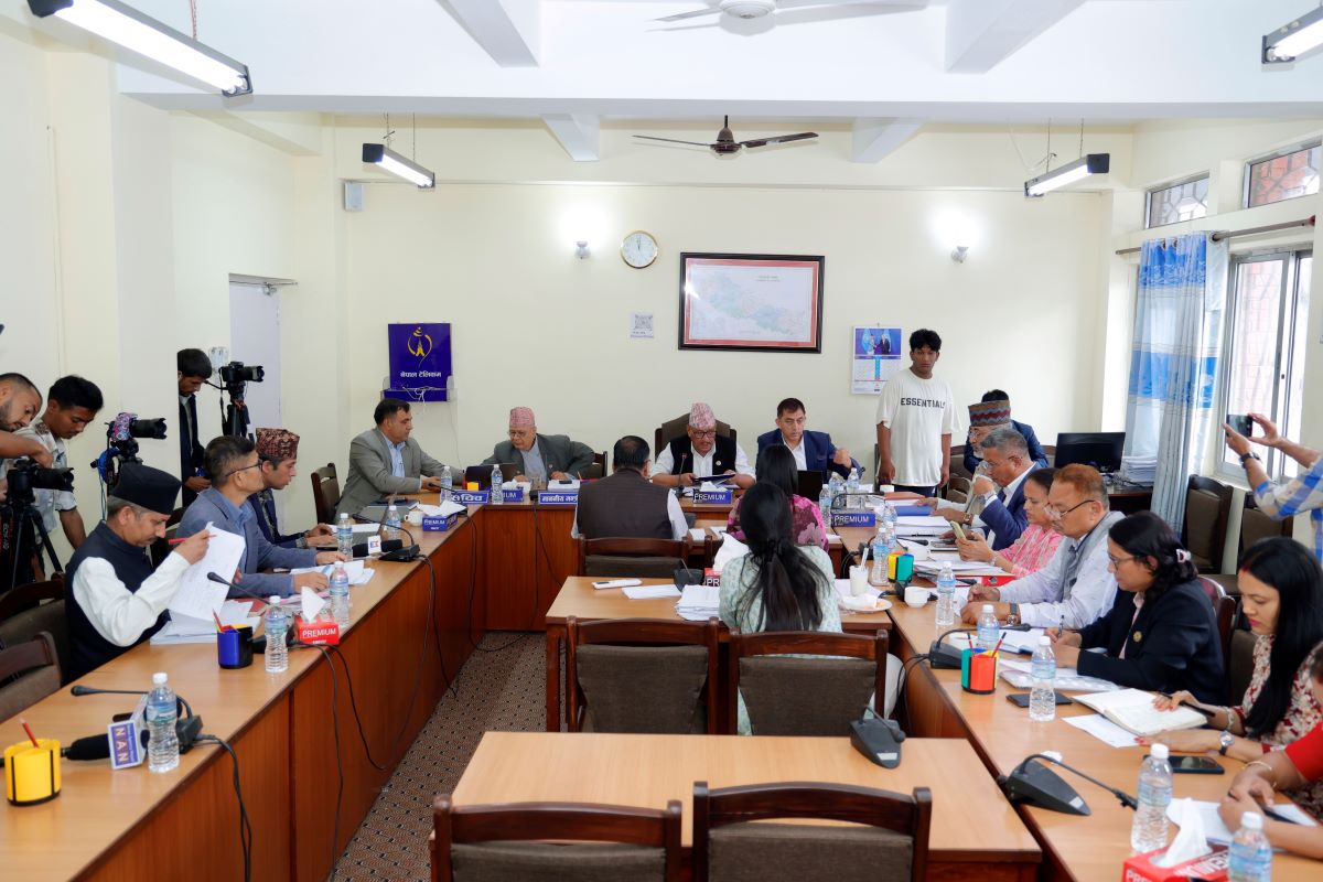 तस्बिरः रासस